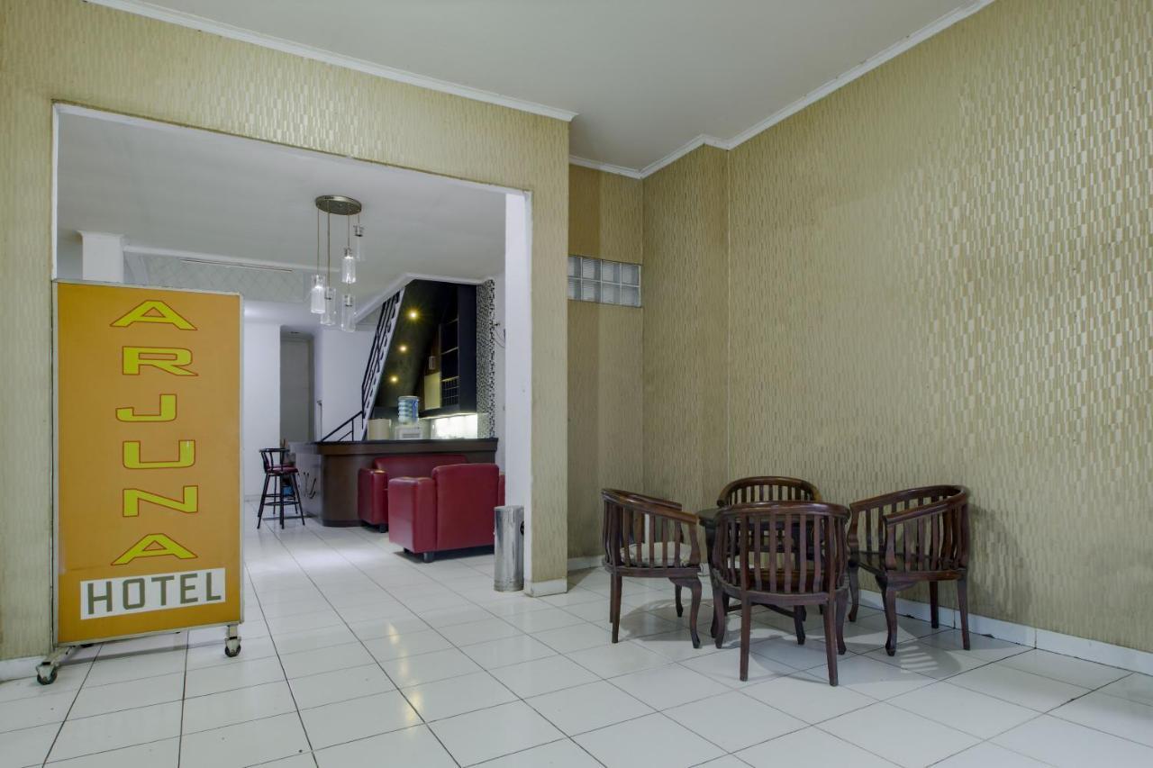 Hotel Arjuna Bekasi Exterior foto